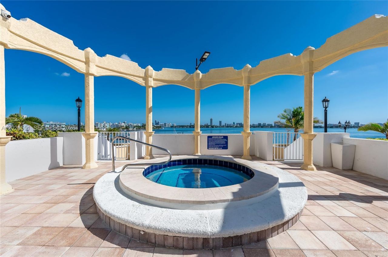 7601 E Treasure Dr , Unit 623, North Bay Village, FL 33141 Photo