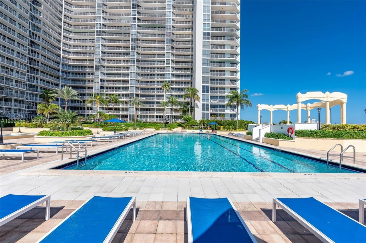 7601 E Treasure Dr , Unit 623, North Bay Village, FL 33141 Photo