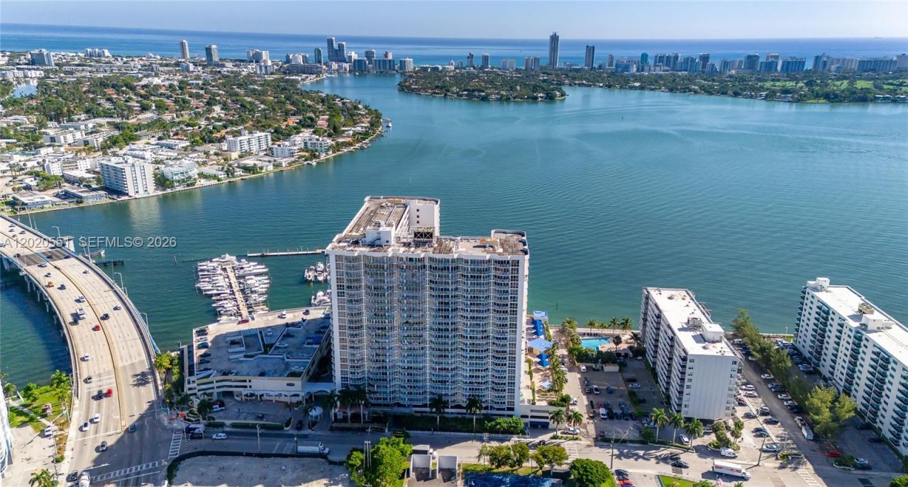 7601 E Treasure Dr , Unit 623, North Bay Village, FL 33141 Photo