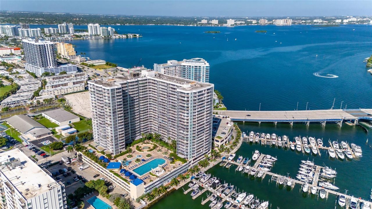 7601 E Treasure Dr , Unit 623, North Bay Village, FL 33141 Photo