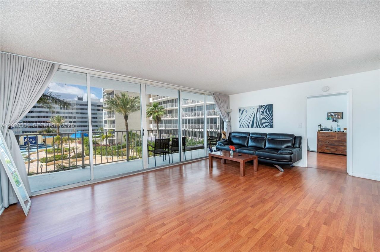 7601 E Treasure Dr , Unit 623, North Bay Village, FL 33141 Photo