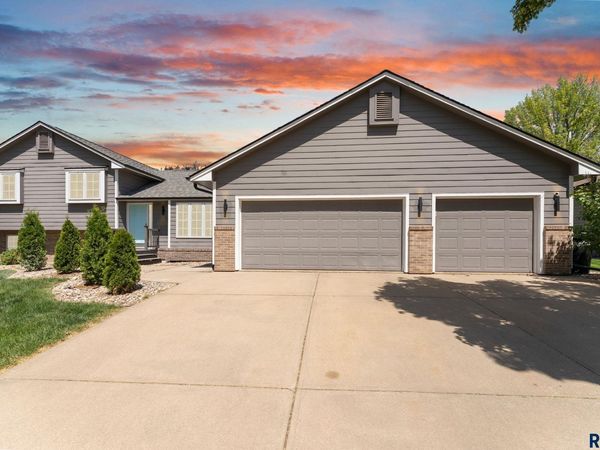 900 E 64th St, Sioux Falls, SD 57108