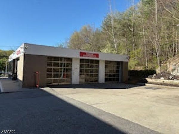 99 Skyline Dr, Ringwood, NJ 07456