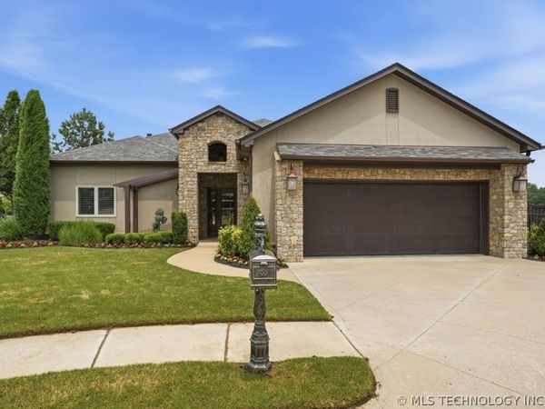 8402 S Nogales Avenue W, Tulsa, OK 74132