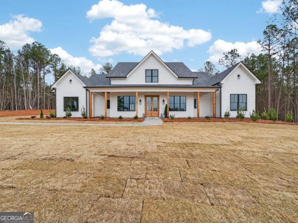 2020 Clearwater Drive, White Plains, GA 30678
