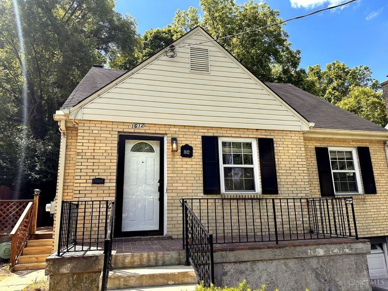 1612 Hunt Rd, Reading, OH 45215 Photo 1
