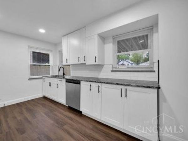 3942 Standish Avenue, Cincinnati, OH 45213