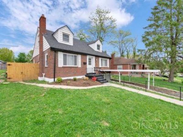 3942 Standish Avenue, Cincinnati, OH 45213