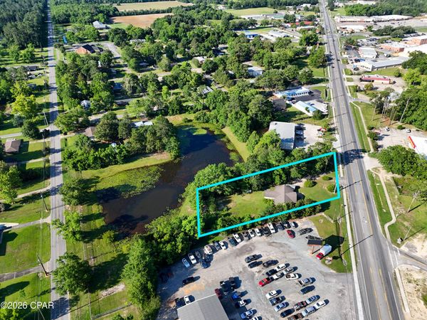 1153 Main Street , Chipley, FL 32428