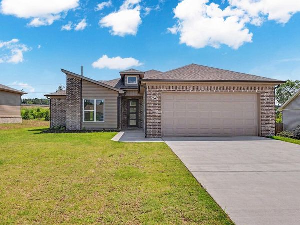 29 Walnut Valley Drive, Little Rock, AR 72211