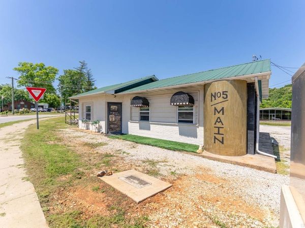 15 Main Street , Mammoth Spring, AR 72554