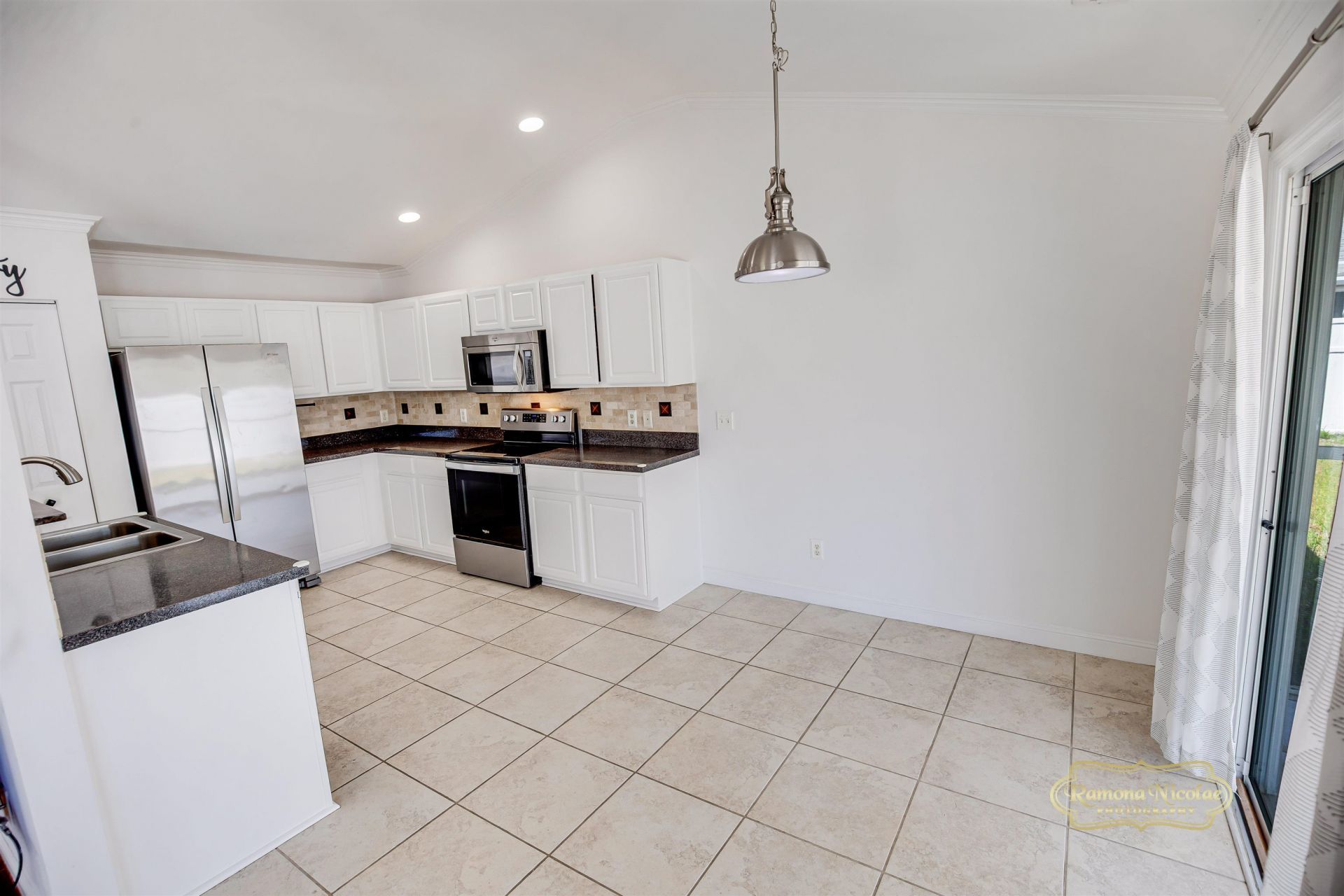 425 Bellegrove Dr. Photo 8