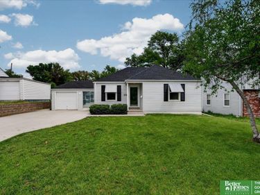2725 S 42 Street, Omaha, NE 68105