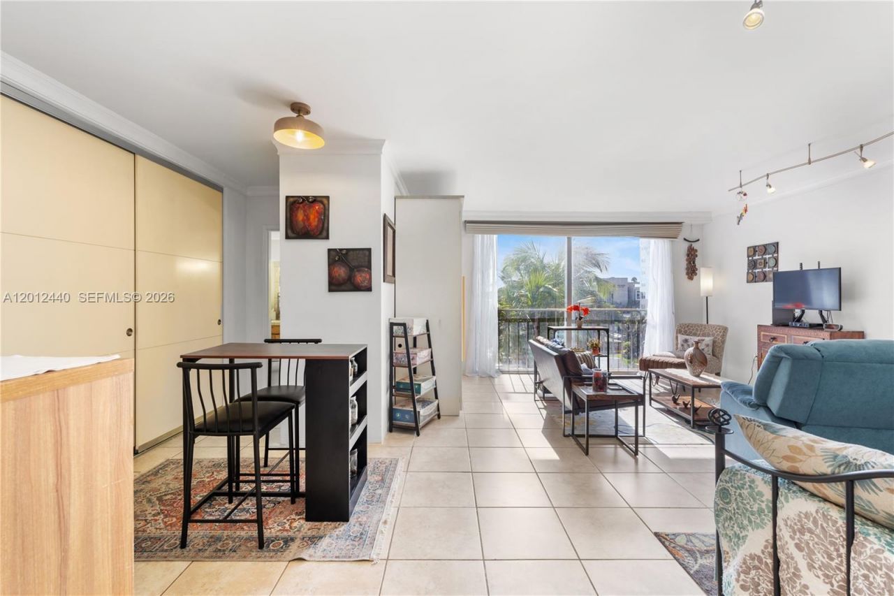 800 West Ave , Unit 532, Miami Beach, FL 33139 Photo