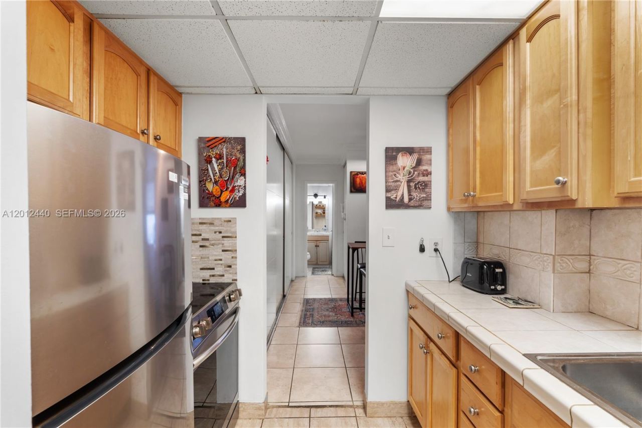 800 West Ave , Unit 532, Miami Beach, FL 33139 Photo