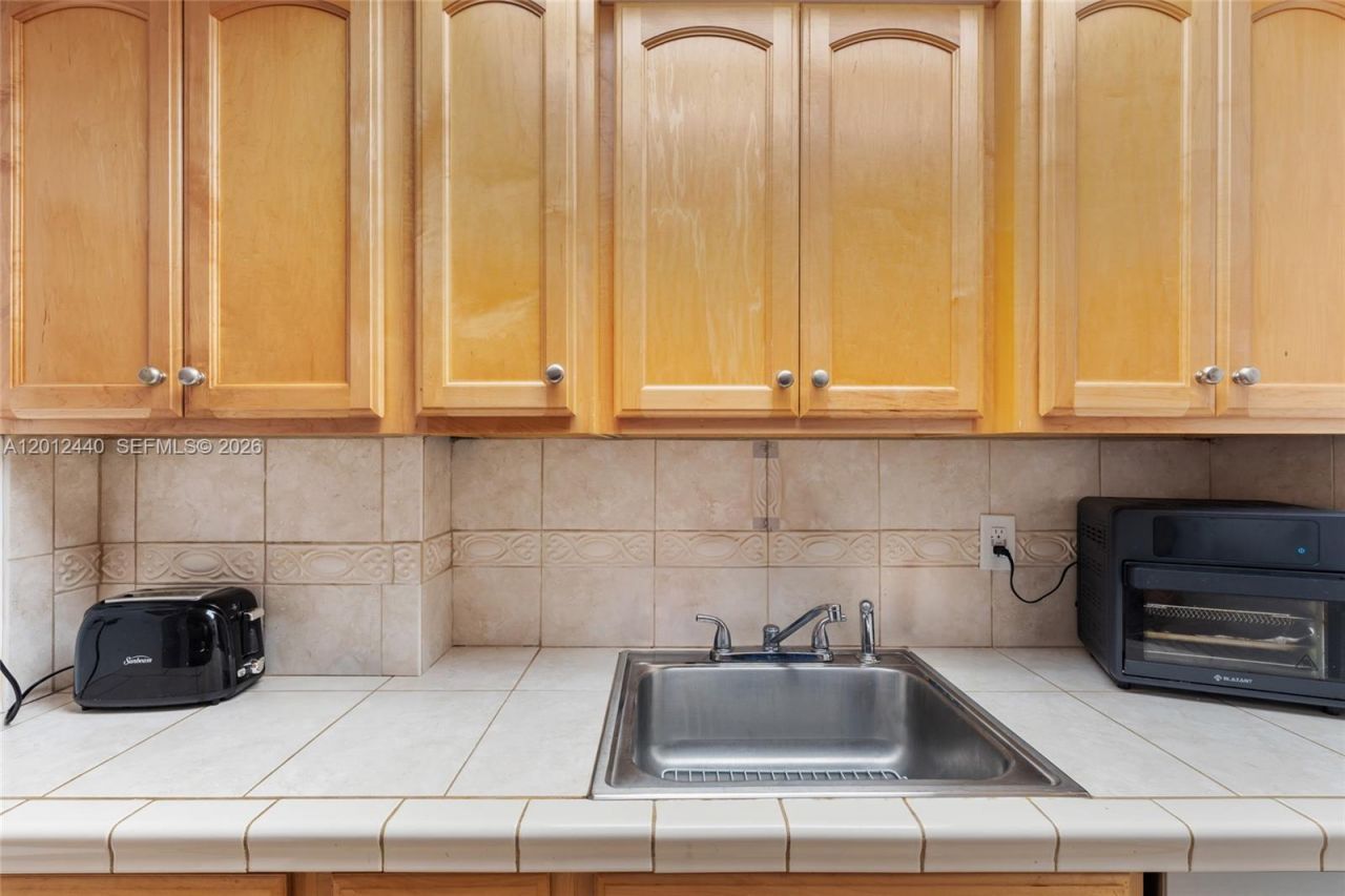 800 West Ave , Unit 532, Miami Beach, FL 33139 Photo