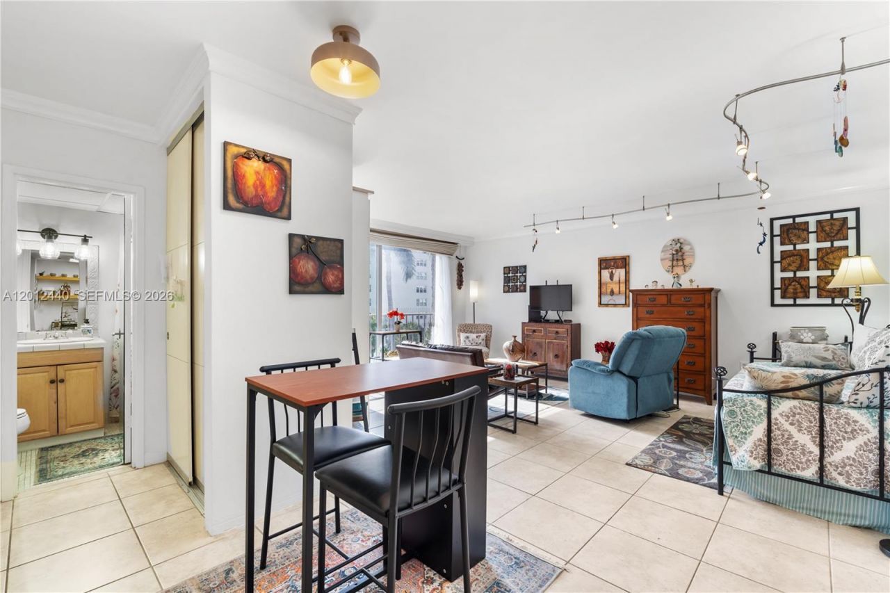 800 West Ave , Unit 532, Miami Beach, FL 33139 Photo