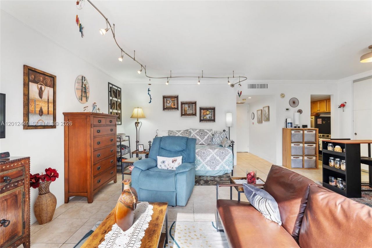 800 West Ave , Unit 532, Miami Beach, FL 33139 Photo