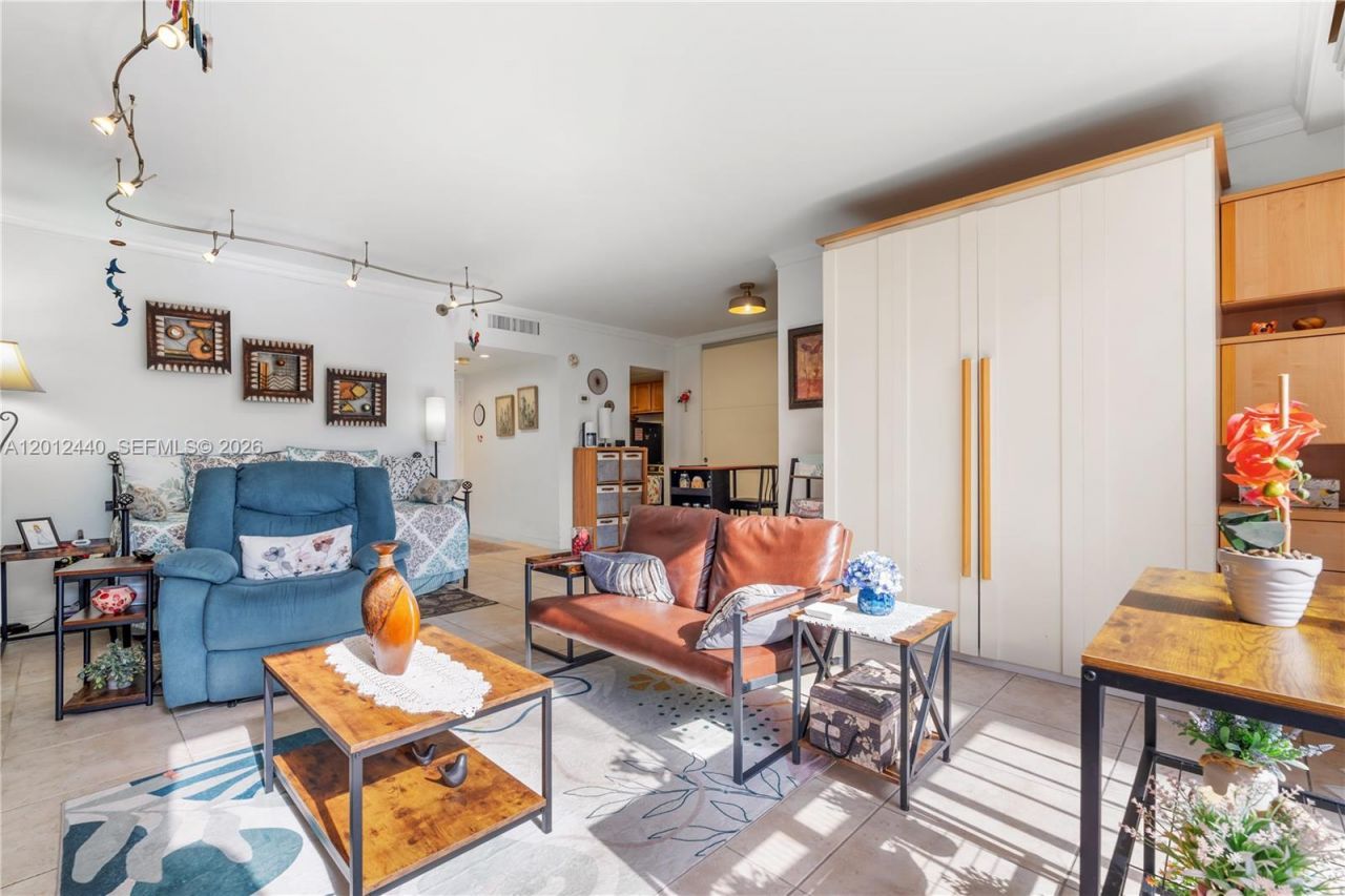 800 West Ave , Unit 532, Miami Beach, FL 33139 Photo