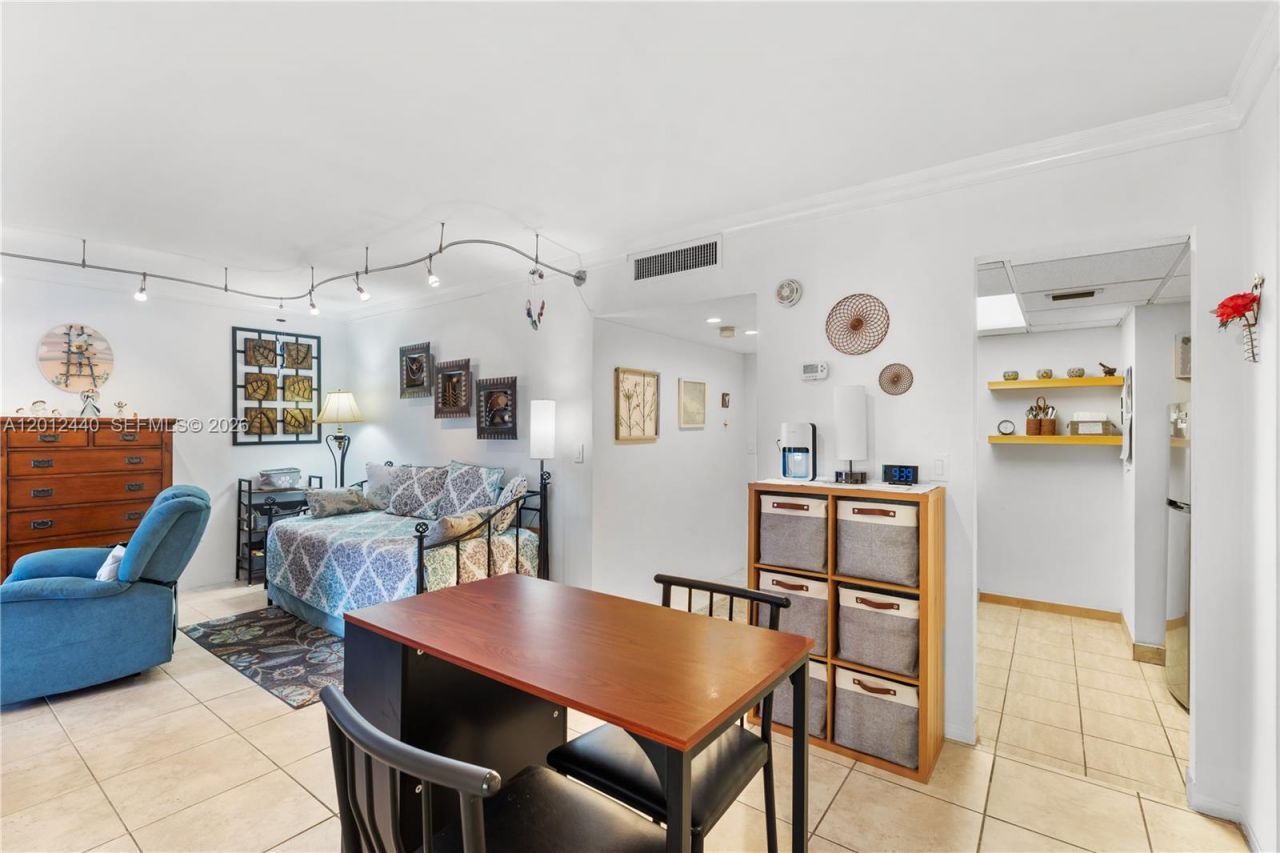 800 West Ave , Unit 532, Miami Beach, FL 33139 Photo