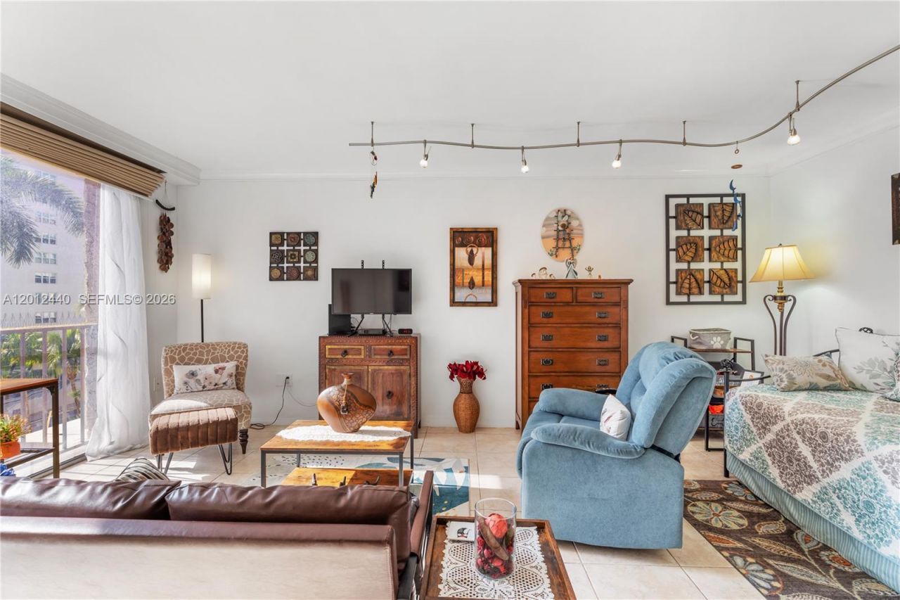 800 West Ave , Unit 532, Miami Beach, FL 33139 Photo