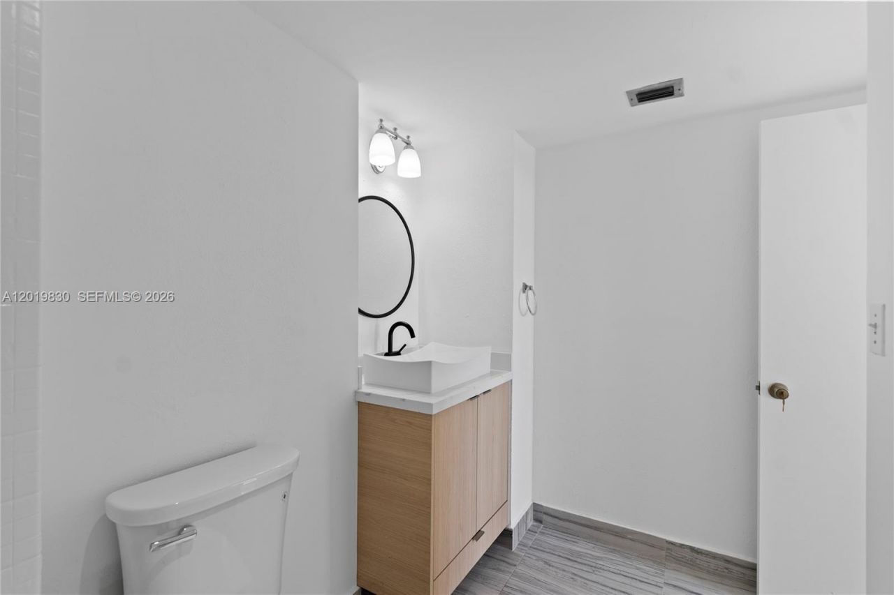 20505 E Country Club Dr , Unit 434, Aventura, FL 33180 Photo