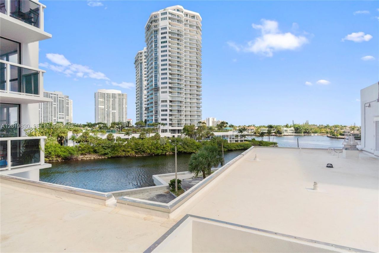 20505 E Country Club Dr , Unit 434, Aventura, FL 33180 Photo