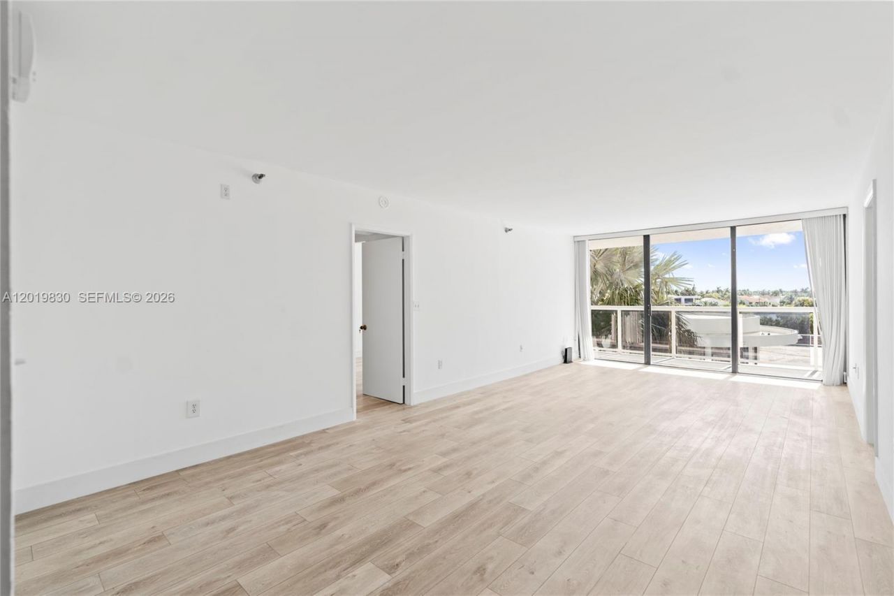 20505 E Country Club Dr , Unit 434, Aventura, FL 33180 Photo