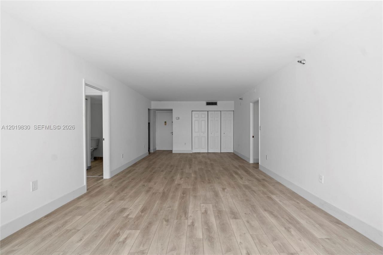 20505 E Country Club Dr , Unit 434, Aventura, FL 33180 Photo