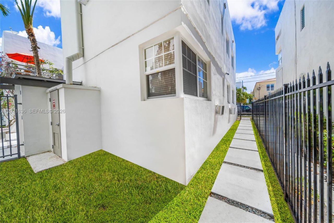 408 W 25th St , Unit 8, Miami Beach, FL 33140 Photo