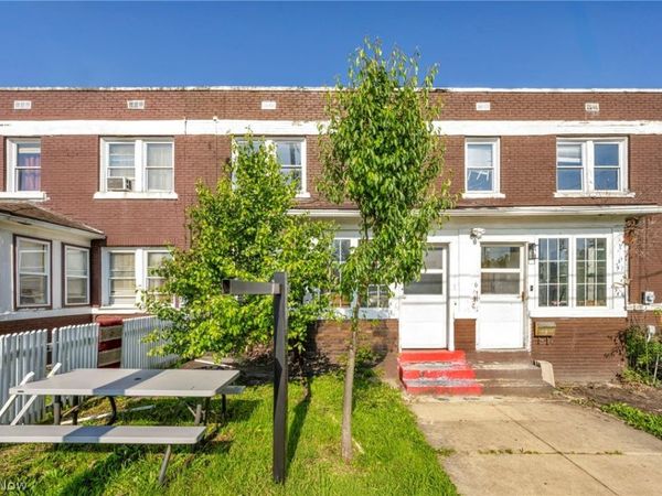 8 Anaconda Road, Akron, OH 44310