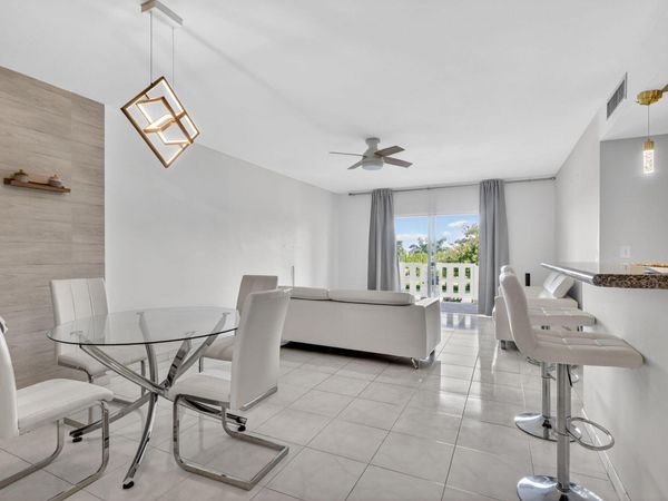 4330 Hillcrest Drive, Hollywood, FL 33021