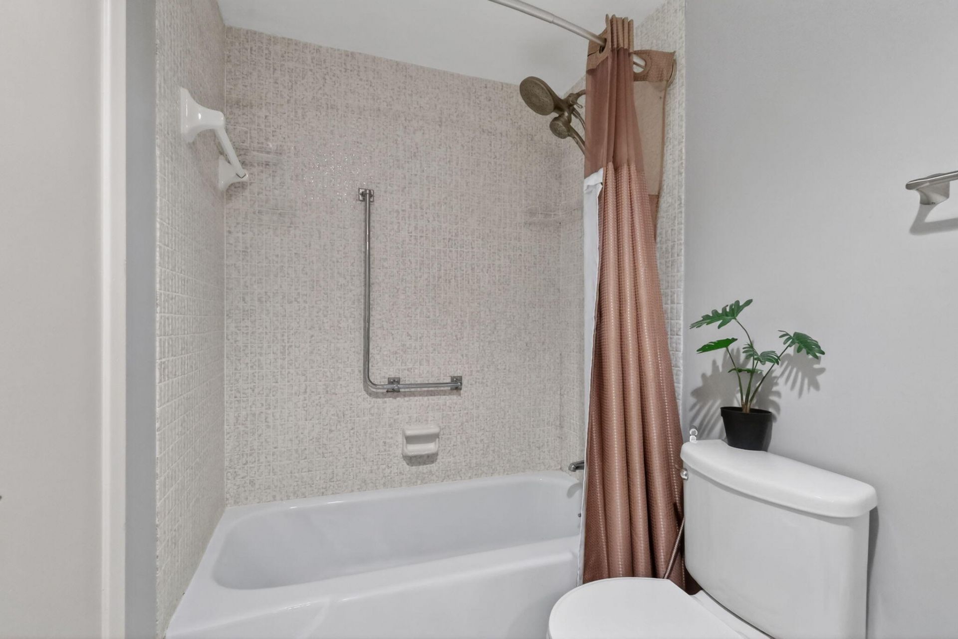 4330 Hillcrest Drive, Unit 302, Hollywood, FL 33021 Photo