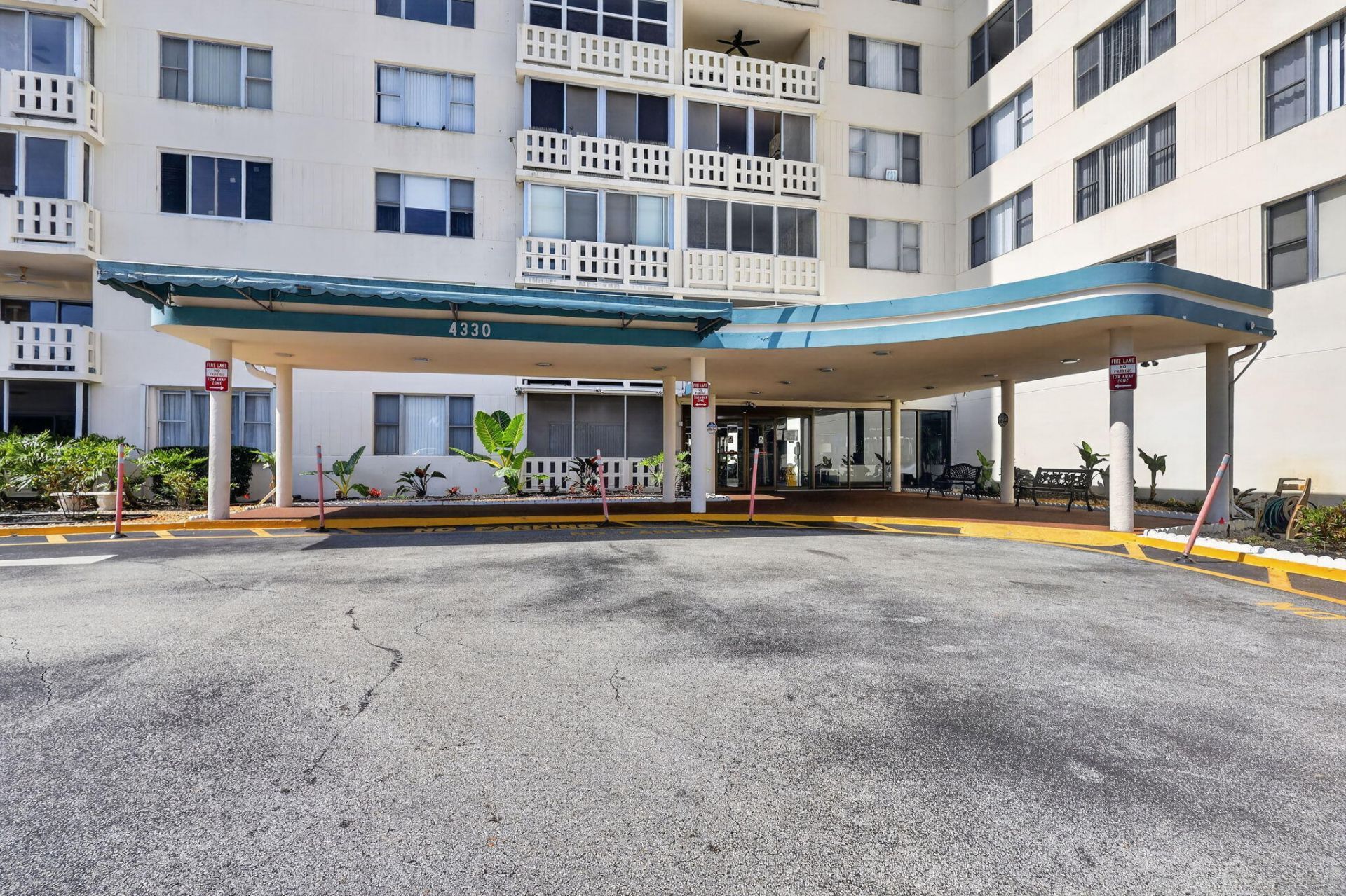 4330 Hillcrest Drive, Unit 302, Hollywood, FL 33021 Photo