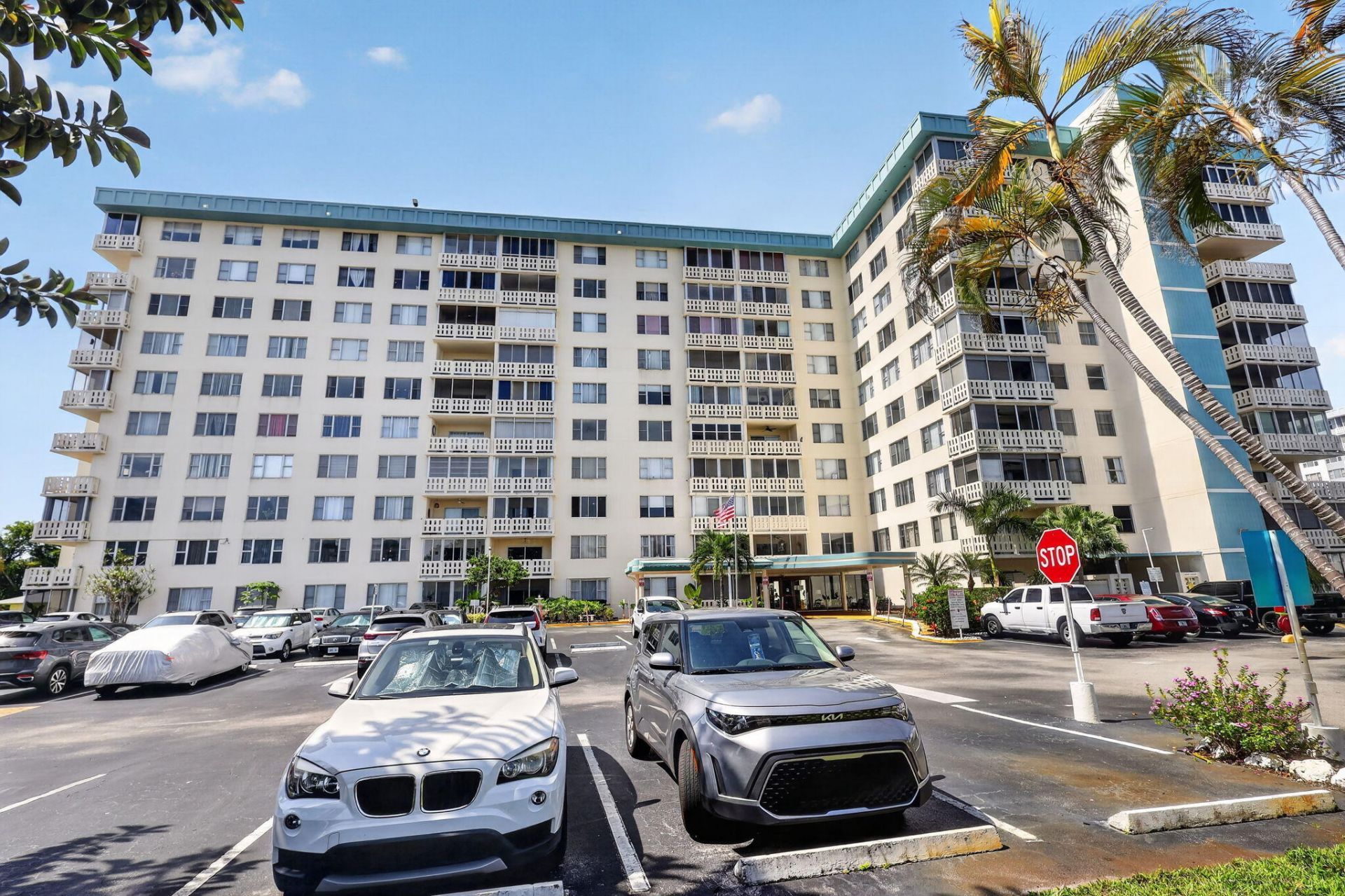 4330 Hillcrest Drive, Unit 302, Hollywood, FL 33021 Photo