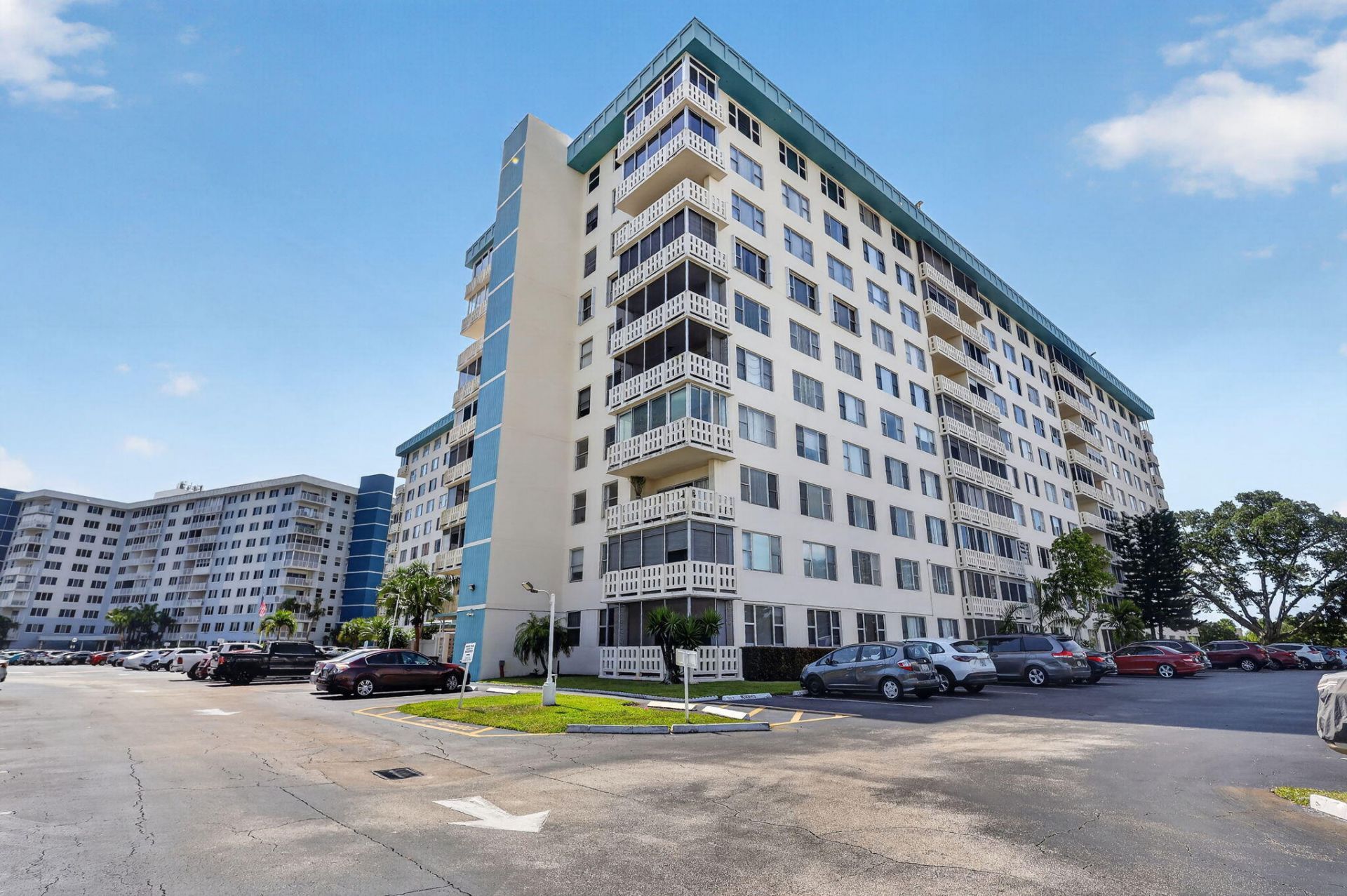 4330 Hillcrest Drive, Unit 302, Hollywood, FL 33021 Photo