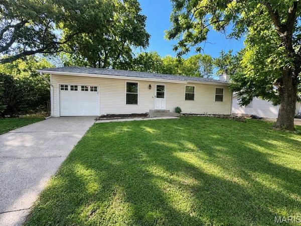 1454 De Porres Lane , St Charles, MO 63304