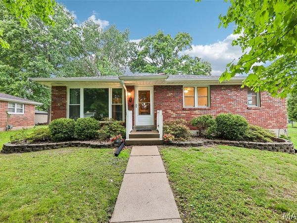 39 Mark Drive, Fairview Heights, IL 62208