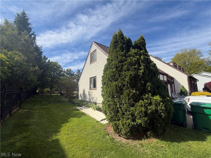 10366 Barchester Drive , Concord Township, OH 44077 Photo 2