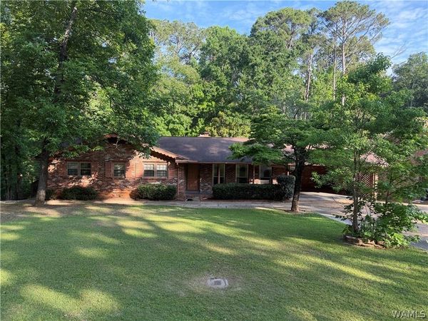 4906 Emerald Bay Drive , Northport, AL 35473