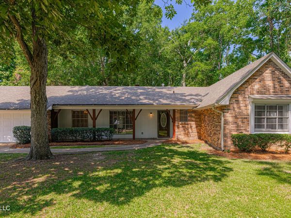 5756 Gladewood Drive, Jackson, MS 39211