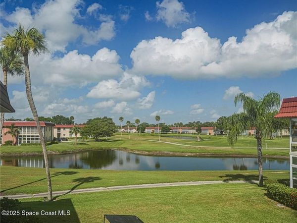 76 Royal Oak Drive, Unit 205, Vero Beach, FL 32962
