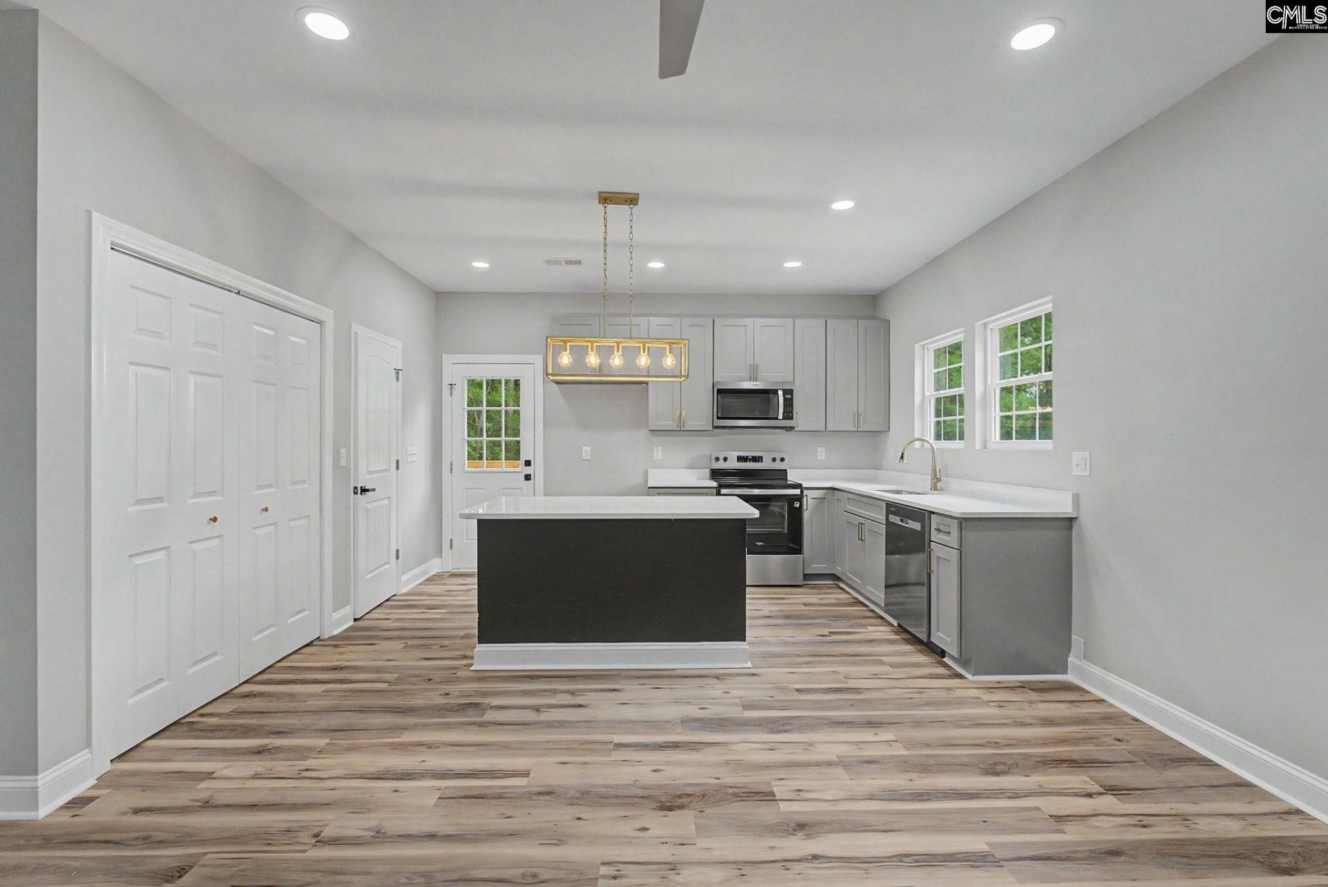 6488 Margate Street Photo 11