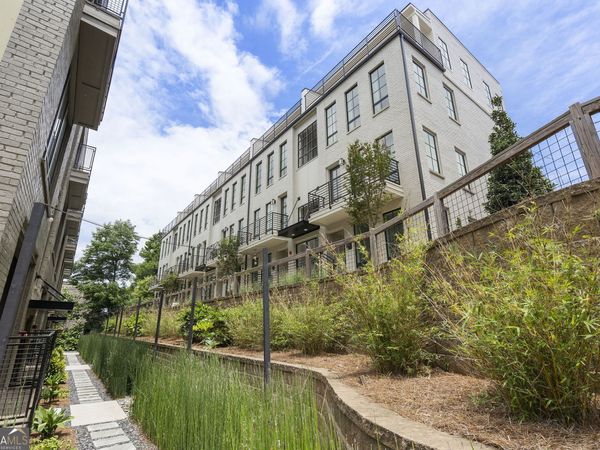 990 Bibbs Circle NW, Unit 35, Atlanta, GA 30318
