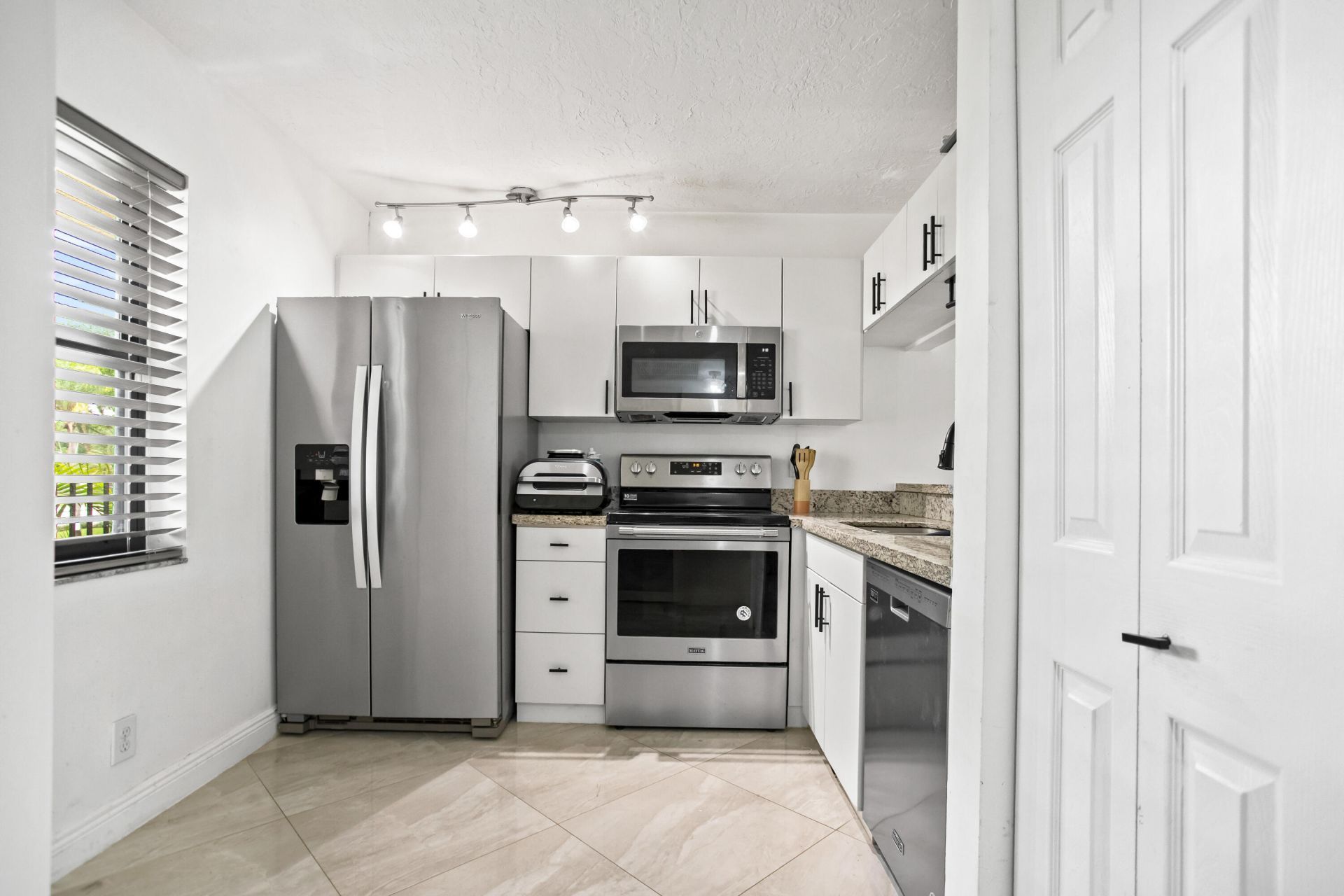 10401 W Broward Boulevard, Unit 209, Plantation, FL 33324 Photo
