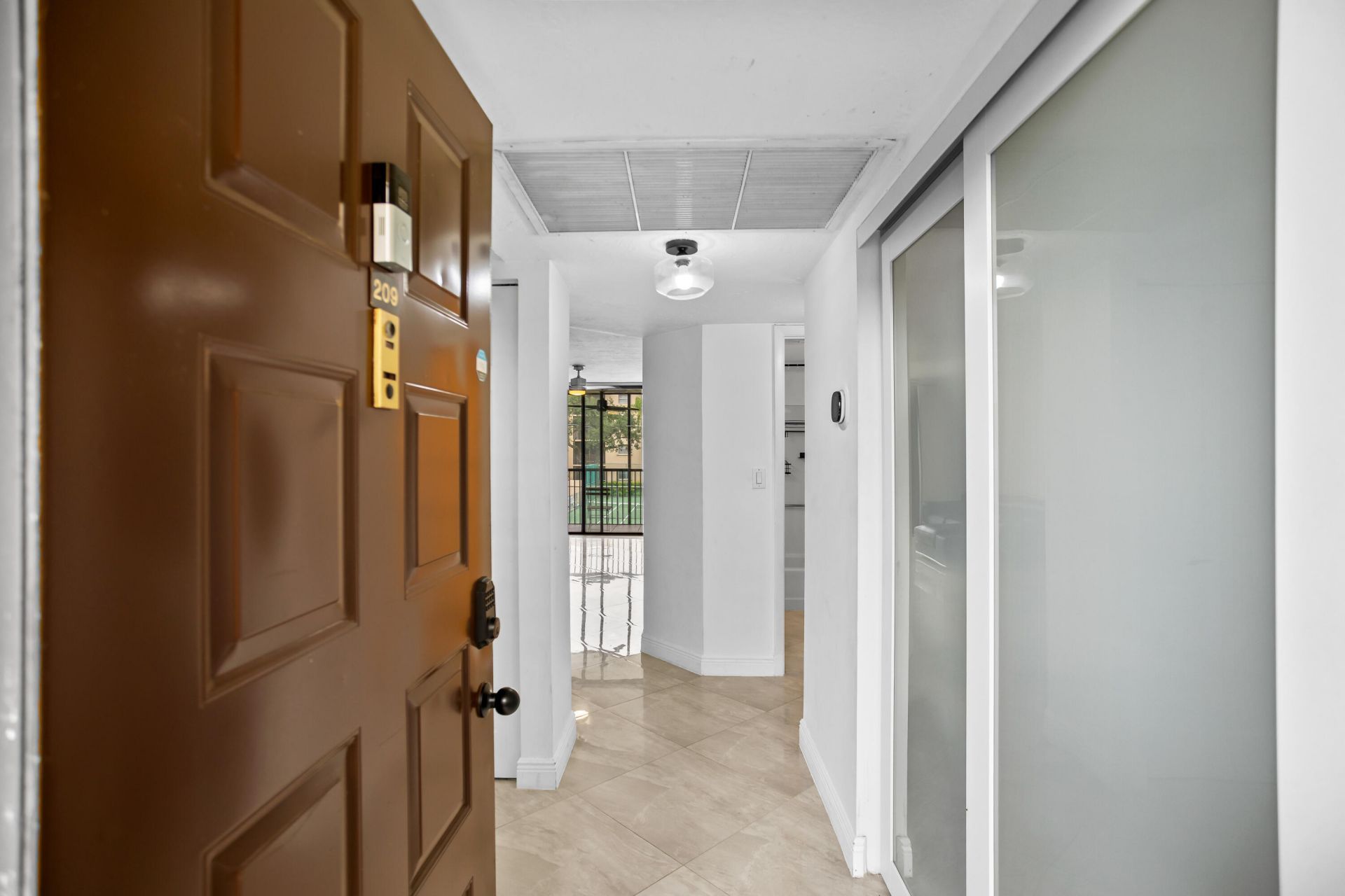 10401 W Broward Boulevard, Unit 209, Plantation, FL 33324 Photo