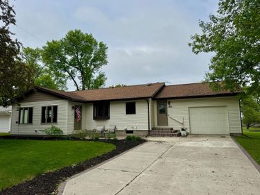 508 Fremont Avenue NW, Renville, MN 56284