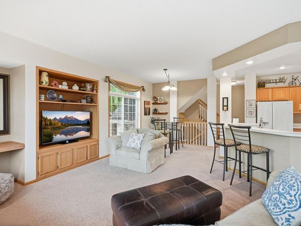 2111 Eagle Trace Lane, Woodbury, MN 55129