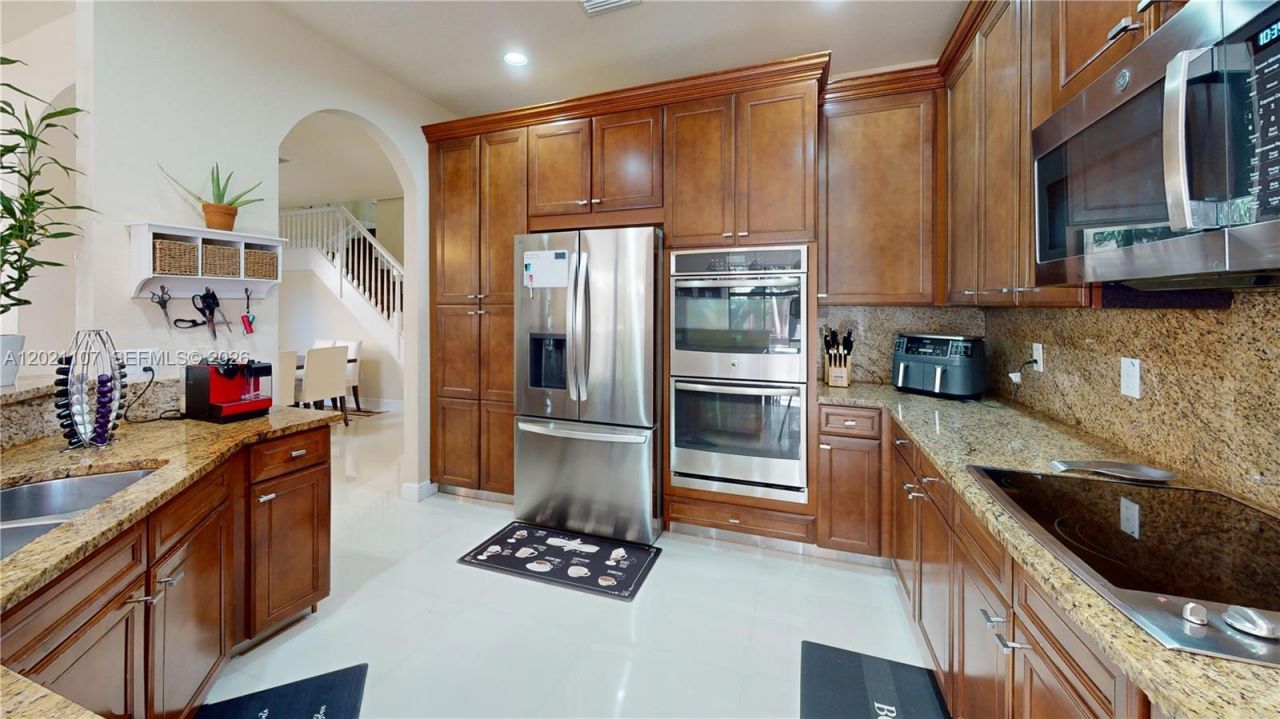8610 NW 101st Pl , Doral, FL 33178 Photo