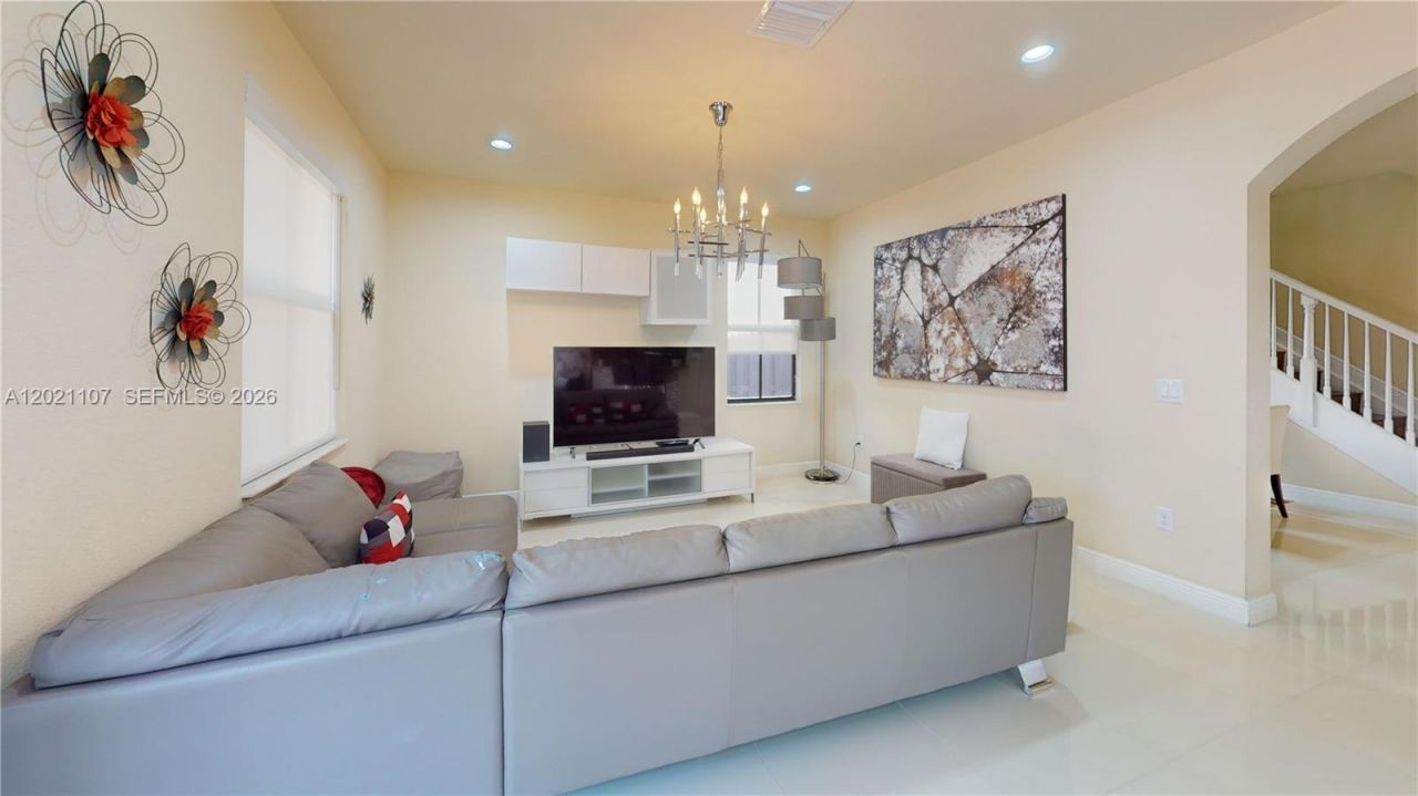 8610 NW 101st Pl , Doral, FL 33178 Photo